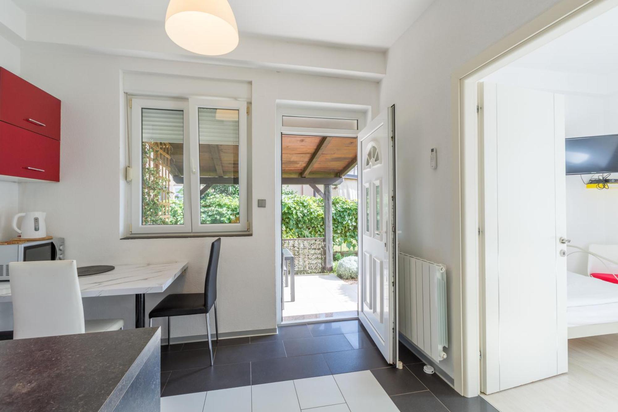 Trbovic Apartments Peaceful Stay With Free Parking, Pet-Friendly, And Bike Storage In Umag Exterior photo