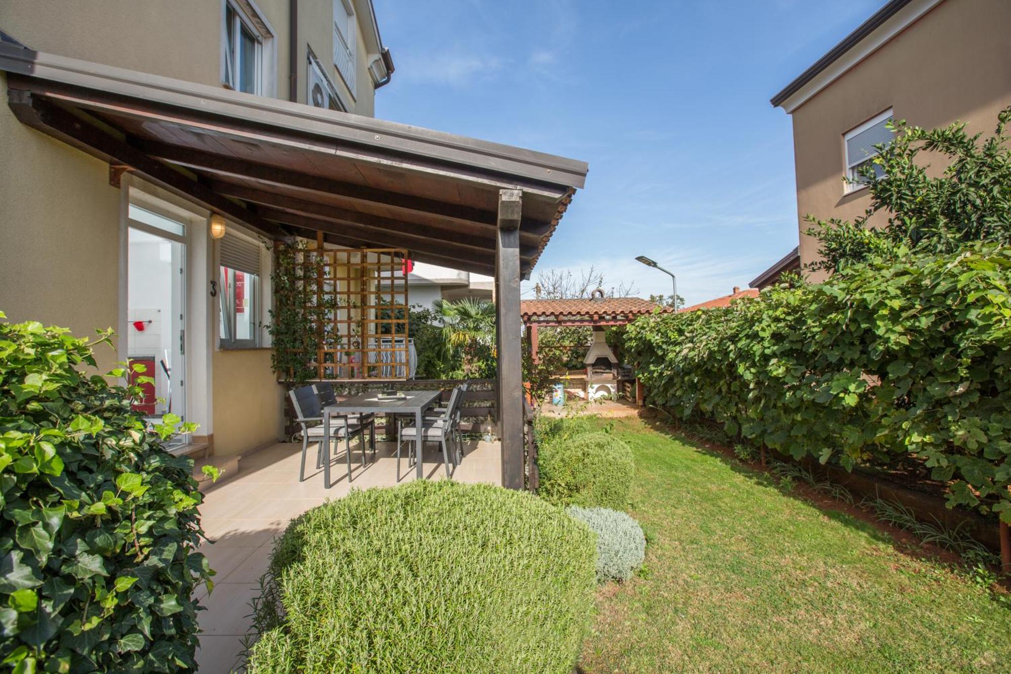 Trbovic Apartments Peaceful Stay With Free Parking, Pet-Friendly, And Bike Storage In Umag Exterior photo